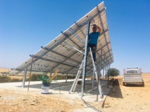 Variador de frecuencia instalado para eliminar dependencia de generador diésel en sistema de bombeo y riego de olivar